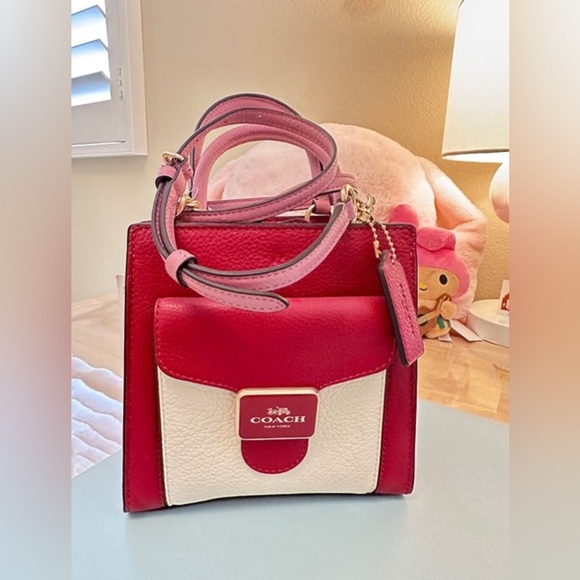 Coach cross body bag. - Picture 2 of 13